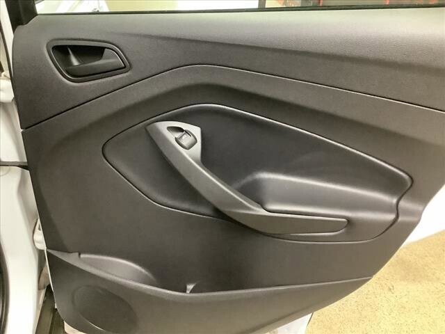 2019 Ford Escape in Chicago, IL 60659 - 2303969 19