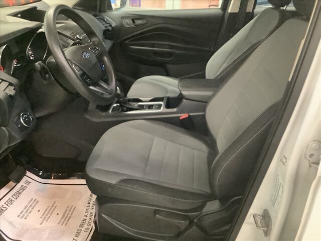 2019 Ford Escape in Chicago, IL 60659 - 2303969 10