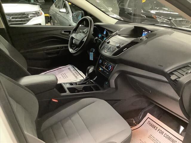 2019 Ford Escape in Chicago, IL 60659 - 2303969 22