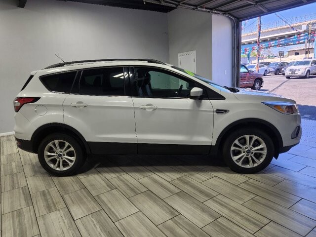 2018 Ford Escape in Cinnaminson, NJ 08077 - 2303979 6
