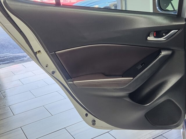 2018 Mazda MAZDA3 in Cinnaminson, NJ 08077 - 2304085 13