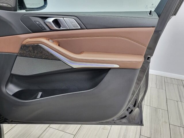 2020 BMW X7 in Cinnaminson, NJ 08077 - 2304341 52