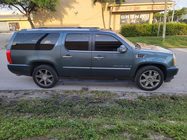 2008 Cadillac Escalade ESV in Pompano Beach, FL 33064 - 2304376 4