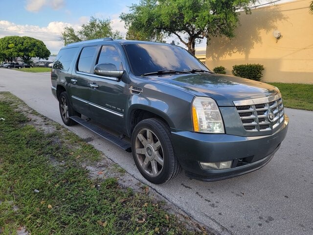 2008 Cadillac Escalade ESV in Pompano Beach, FL 33064 - 2304376 2