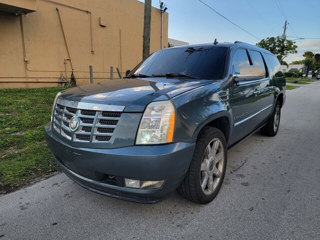 2008 Cadillac Escalade ESV in Pompano Beach, FL 33064 - 2304376