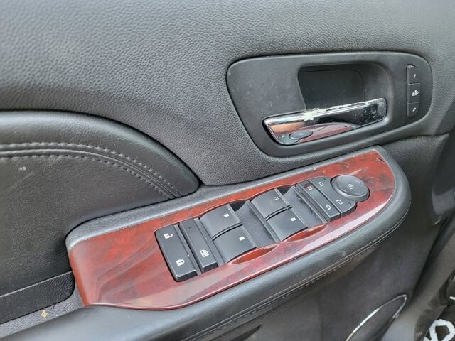 2008 Cadillac Escalade ESV in Pompano Beach, FL 33064 - 2304376 33