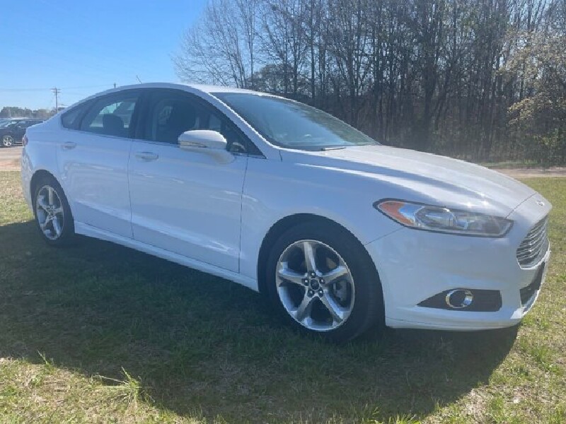 2016 Ford Fusion in Commerce, GA 30529 - 2306418