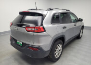2017 Jeep Cherokee in Indianapolis, IN 46222 - 2307956 9