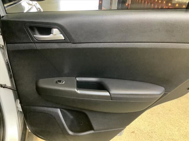 2018 Kia Sportage in Chicago, IL 60659 - 2308047 19