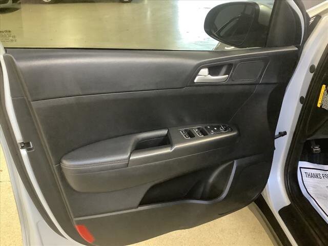 2018 Kia Sportage in Chicago, IL 60659 - 2308047 9