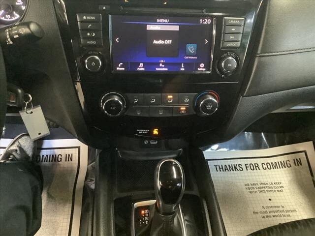 2018 Nissan Rogue in Chicago, IL 60659 - 2308049 15