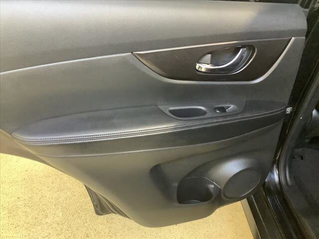 2018 Nissan Rogue in Chicago, IL 60659 - 2308049 16