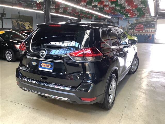 2018 Nissan Rogue in Chicago, IL 60659 - 2308049 5