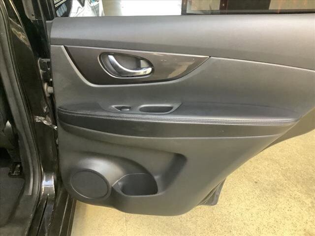 2018 Nissan Rogue in Chicago, IL 60659 - 2308049 19