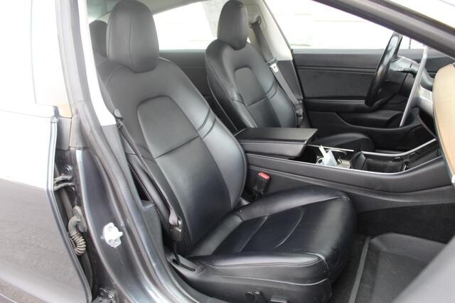 2018 Tesla Model 3 in Decatur, GA 30032 - 2308116 42