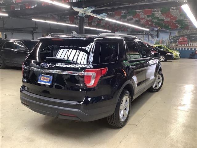 2018 Ford Explorer in Chicago, IL 60659 - 2308374 5