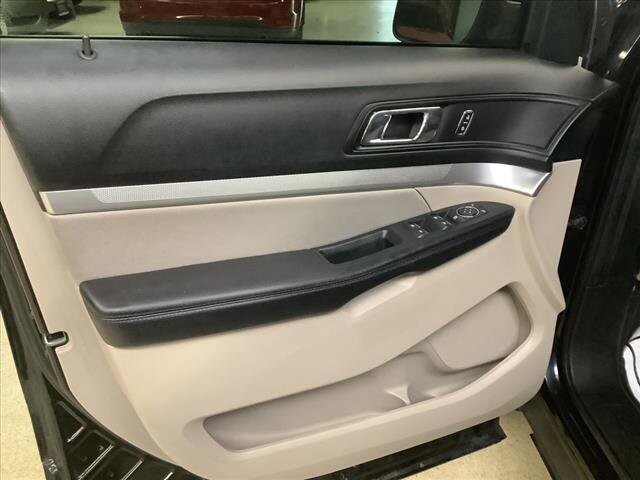 2018 Ford Explorer in Chicago, IL 60659 - 2308374 9