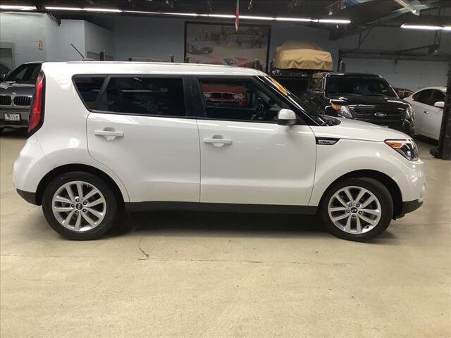 2019 Kia Soul in Chicago, IL 60659 - 2308909 6