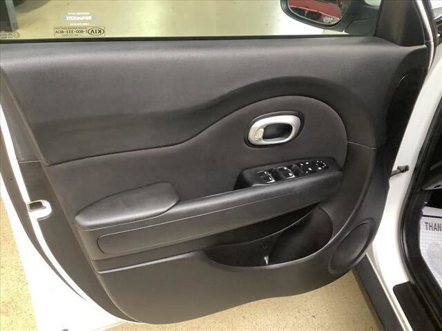 2019 Kia Soul in Chicago, IL 60659 - 2308909 9