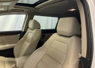 2017 Honda CR-V in Milwaulkee, WI 53221 - 2309331 6