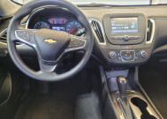 2018 Chevrolet Malibu in Indianapolis, IN 46219 - 2309585 22