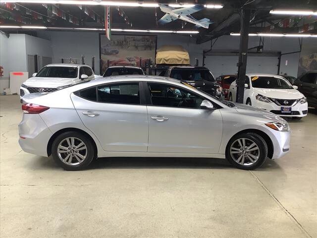 2018 Hyundai Elantra in Chicago, IL 60659 - 2310066 6