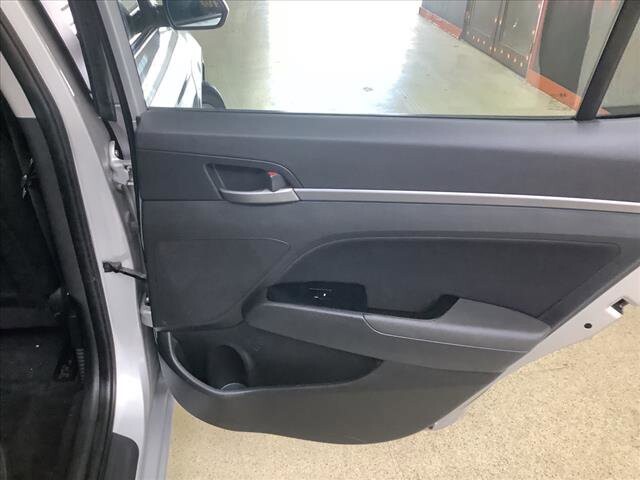 2018 Hyundai Elantra in Chicago, IL 60659 - 2310066 18