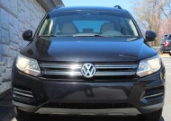 2016 Volkswagen Tiguan in Decatur, GA 30032 - 2310716 3