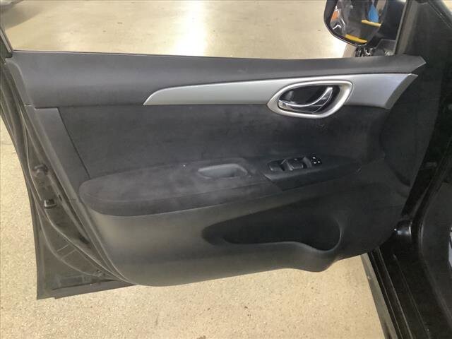 2015 Nissan Sentra in Chicago, IL 60659 - 2311379 9