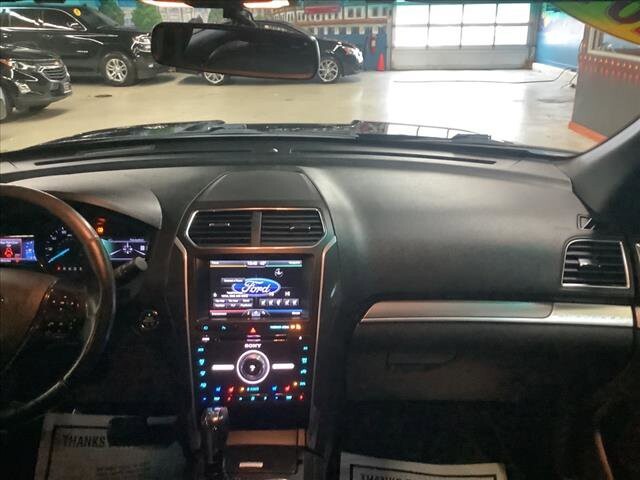 2016 Ford Explorer in Chicago, IL 60659 - 2311405 23