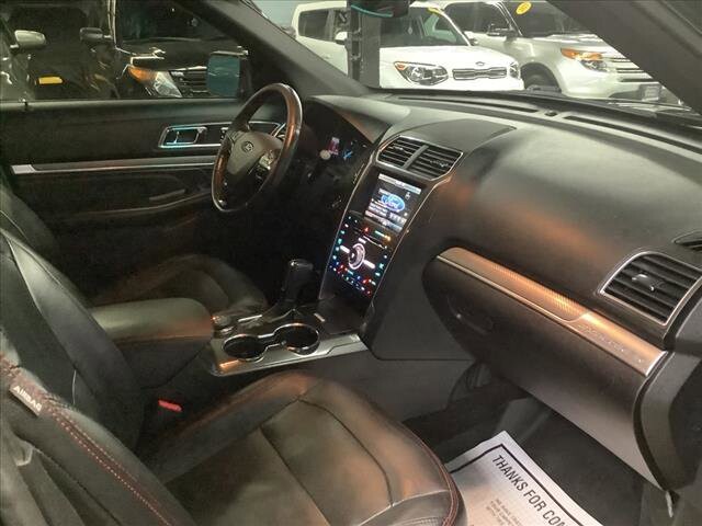 2016 Ford Explorer in Chicago, IL 60659 - 2311405 25
