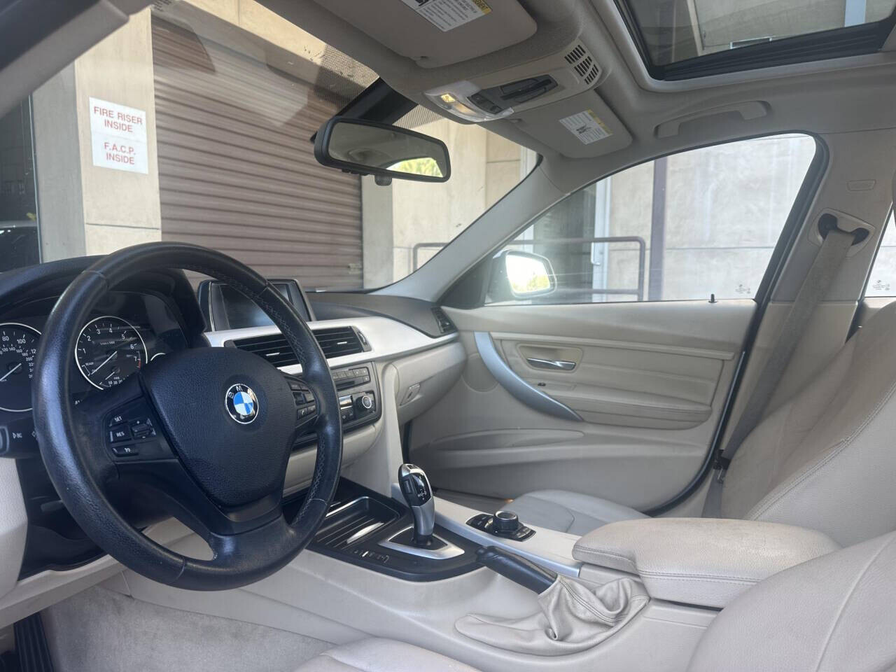 2013 BMW 320i xDrive in Pasadena, CA 91107 - 2313077 5