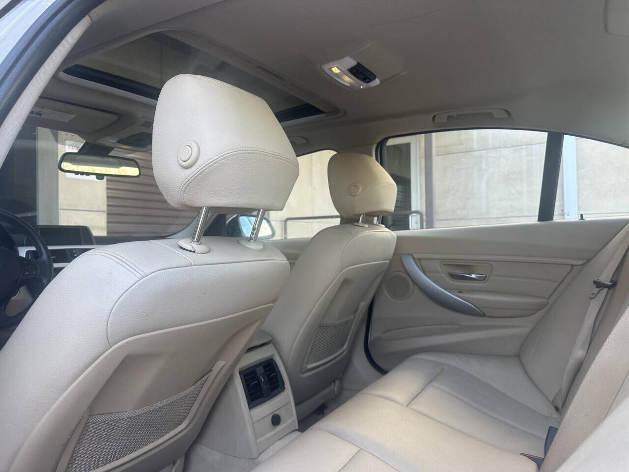 2013 BMW 320i xDrive in Pasadena, CA 91107 - 2313077 8