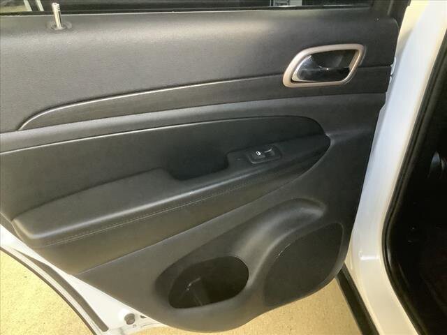 2017 Jeep Grand Cherokee in Chicago, IL 60659 - 2313722 16