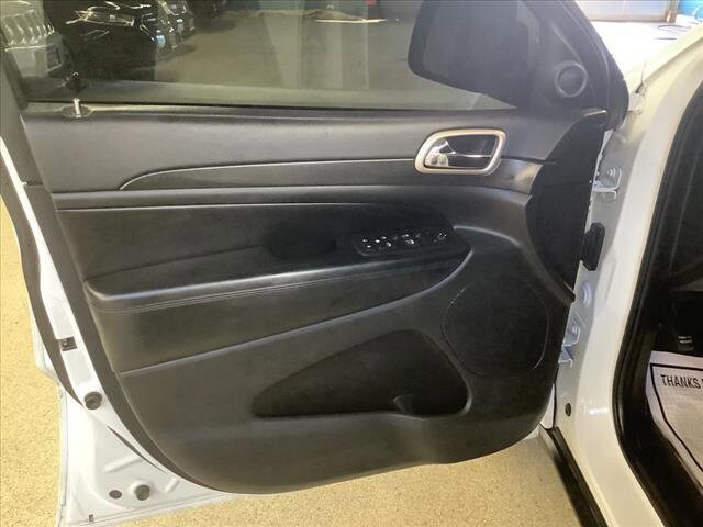 2017 Jeep Grand Cherokee in Chicago, IL 60659 - 2313722 9