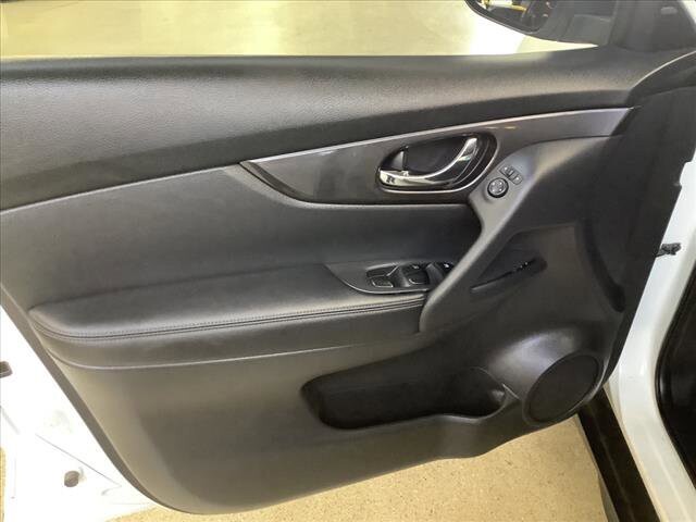 2018 Nissan Rogue in Chicago, IL 60659 - 2314479 9