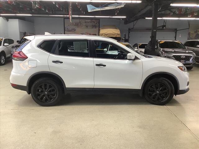 2018 Nissan Rogue in Chicago, IL 60659 - 2314479 6