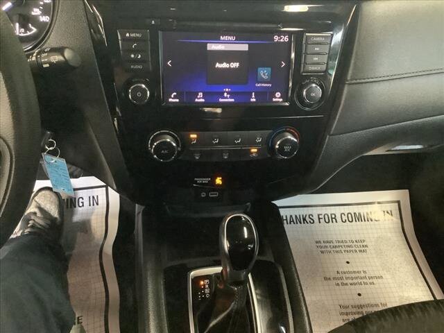 2018 Nissan Rogue in Chicago, IL 60659 - 2314479 15