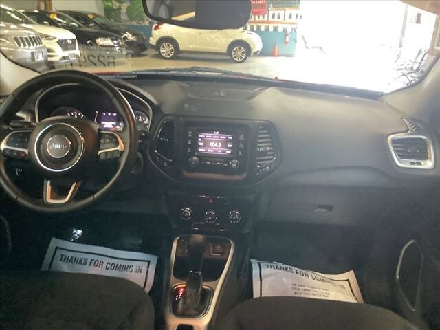 2018 Jeep Compass in Chicago, IL 60659 - 2315009 22