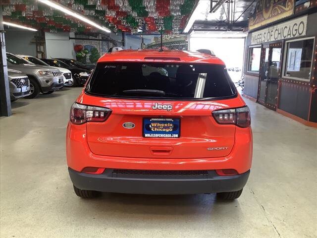 2018 Jeep Compass in Chicago, IL 60659 - 2315009 5