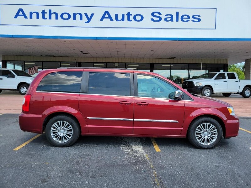 2014 Chrysler Town & Country in Thomson, GA 30824 - 2315655