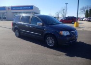 2014 Chrysler Town & Country in Green Bay, WI 54304 - 2315707 23