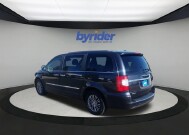 2014 Chrysler Town & Country in Green Bay, WI 54304 - 2315707 6