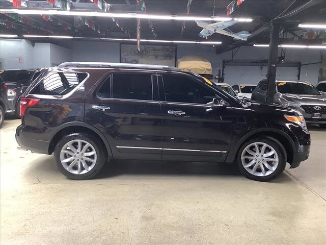 2013 Ford Explorer in Chicago, IL 60659 - 2316280 6