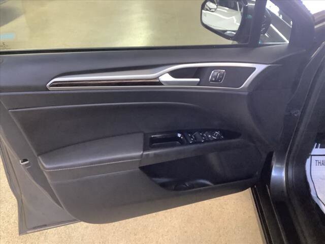 2015 Ford Fusion in Chicago, IL 60659 - 2316353 9