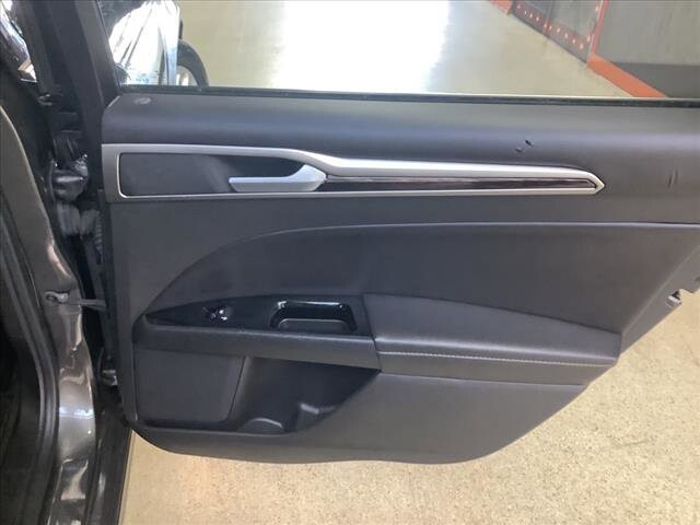 2015 Ford Fusion in Chicago, IL 60659 - 2316353 19