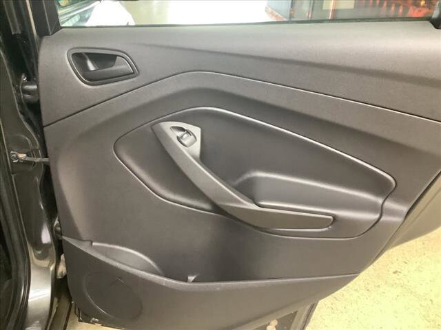 2017 Ford Escape in Chicago, IL 60659 - 2316354 19