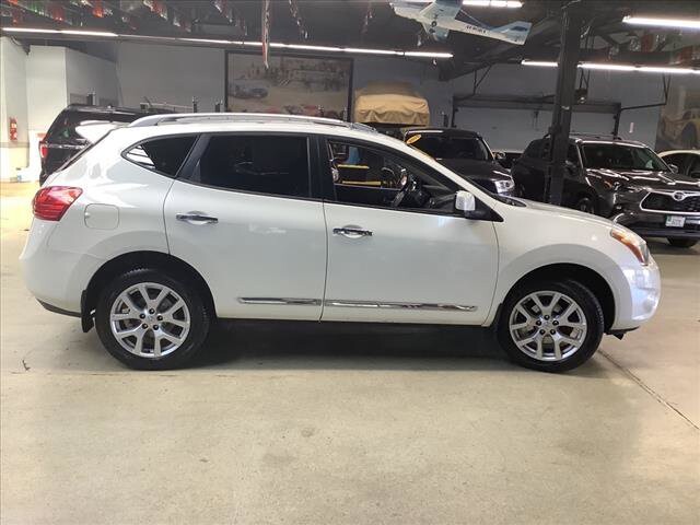 2013 Nissan Rogue in Chicago, IL 60659 - 2317685 6