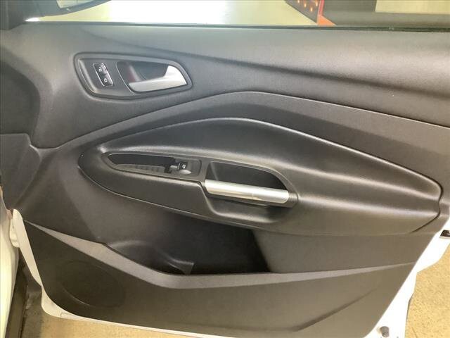 2013 Ford Escape in Chicago, IL 60659 - 2317686 22