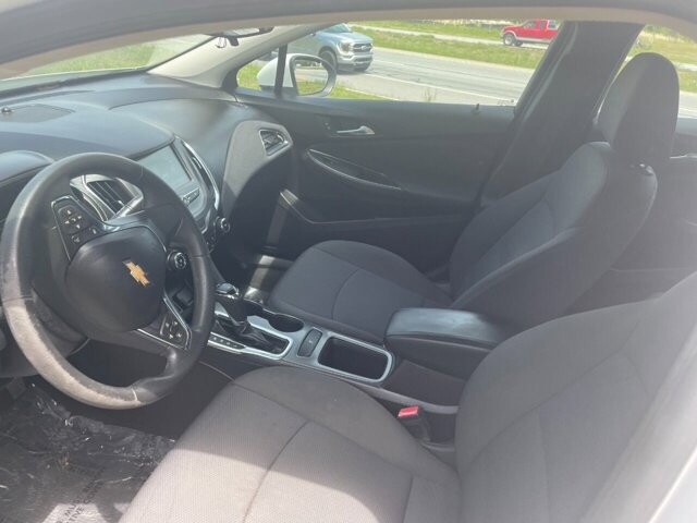 2018 Chevrolet Cruze in Commerce, GA 30529 - 2318237 23